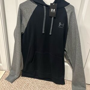 Under Armour Men's Two-Tone Black and Gray Sweater